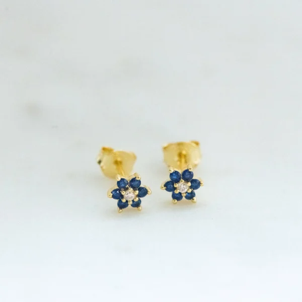 Hypoallergenic-Flower-Stud-Earrings-Gold
